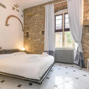 https://terrazza-rivola.it-lombardy.com